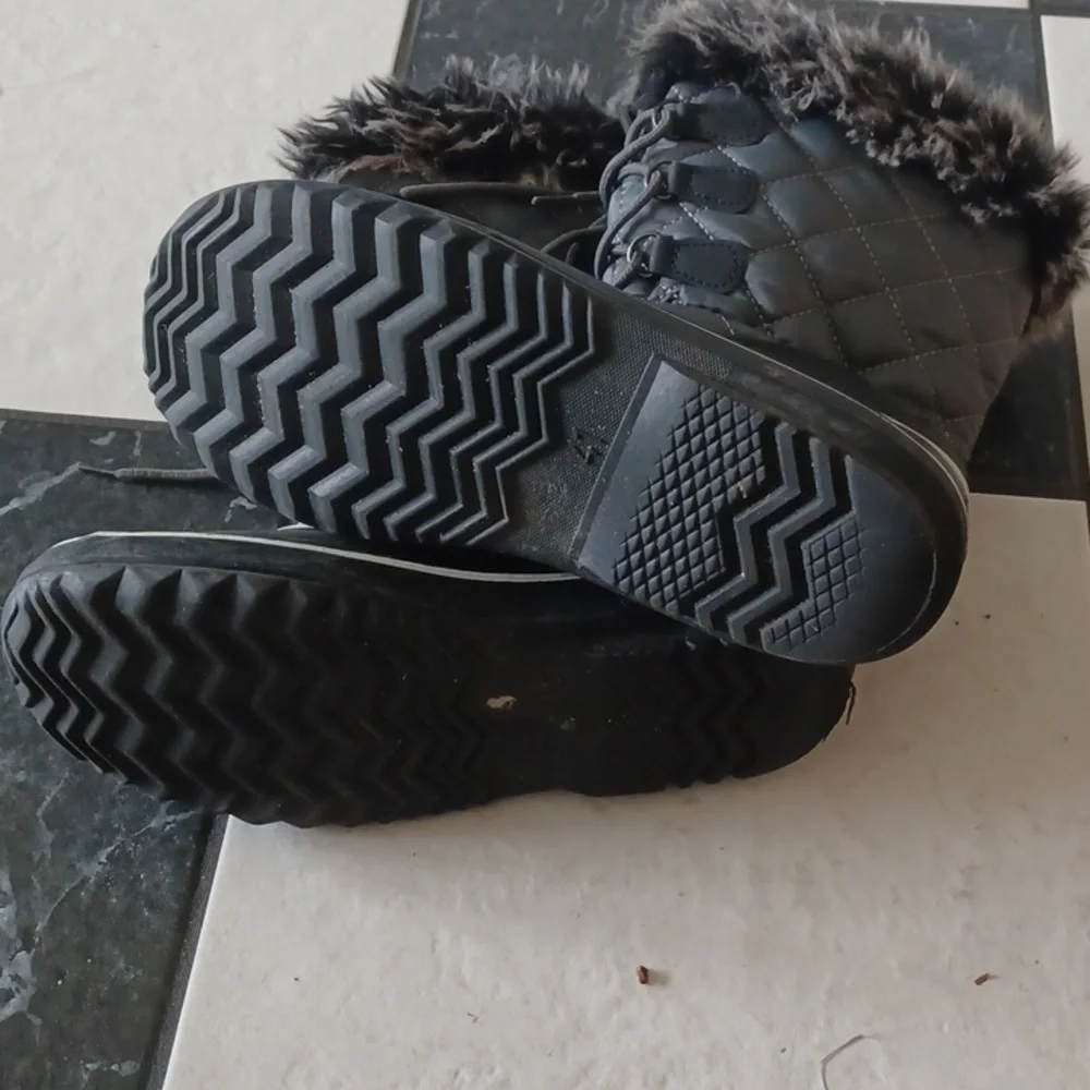 TRUE SOFT Winter Snow Boots Sz 11 (41)